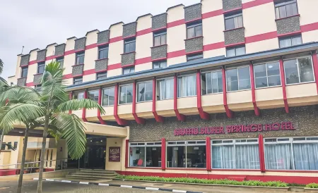 Muthu Silver Springs Hotel Nairobi Отели рядом с достопримечательностью «Шелдрик Уайлдлайф Траст Нерсери»
