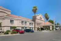 Comfort Suites