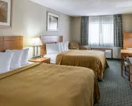 Quality Inn at Collins Road - Cedar Rapids - Hot Tub