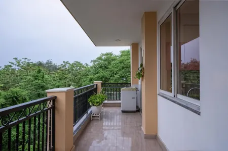 BedChambers Serviced Apartments, Sector 38 Отели рядом со станцией Gurgaon Railway Station