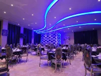 Frsan Palace Hotel Hotels near Hoora