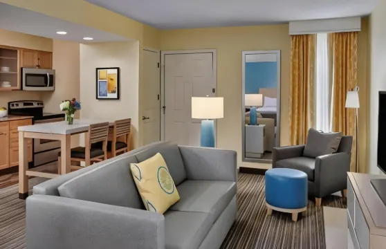 芝加哥隆巴德索尼斯塔ES套房酒店