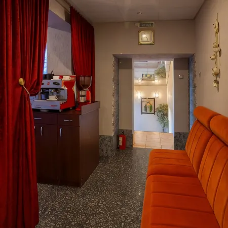 Mirazh Hotel