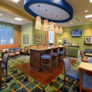 ハンプトン イン ロックスボロ カニングハムのホテル