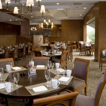 DoubleTree by Hilton Hotel St. Louis - Westport