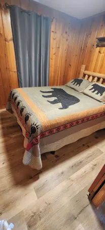 Cabin near ORV trails, lake St. Helen, Houghton Lake and golfing!