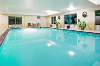 Holiday Inn Express & Suites LONDON by IHG