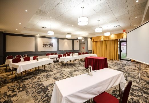 Best Western Plus Ottawa Kanata Hotel & Conference CentreOver view