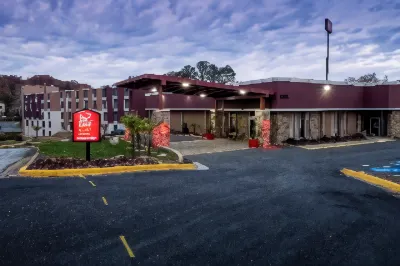 Red Roof  Plus+ Smyrna Hotels near One Ivy Walk | John Wieland Homes