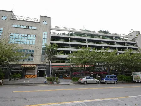 Dragon Vally Hotel and Paradise Отели рядом с достопримечательностью «Ферма Уй-Цзян»