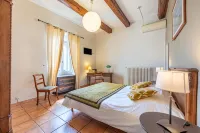 Au Saint Roch - Hôtel et Jardin