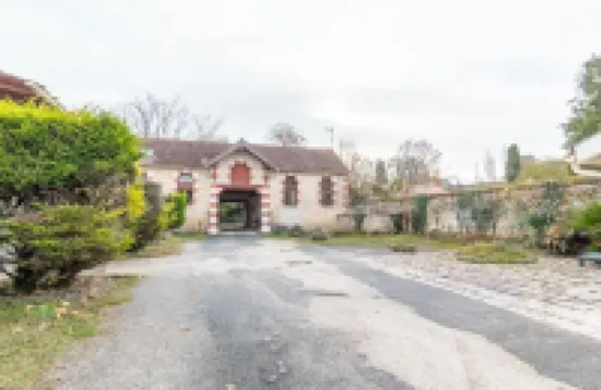 LA BUANDERIE - Large two-bedroom apartment, luxurious appointments! Hotels in Jonzac