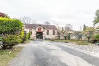 LA BUANDERIE - Large two-bedroom apartment, luxurious appointments! Hotels in Jonzac