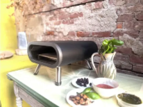 Riverfront rustic mansion house