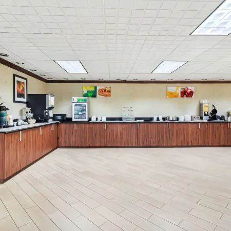 Quality Inn & Suites Civic Center