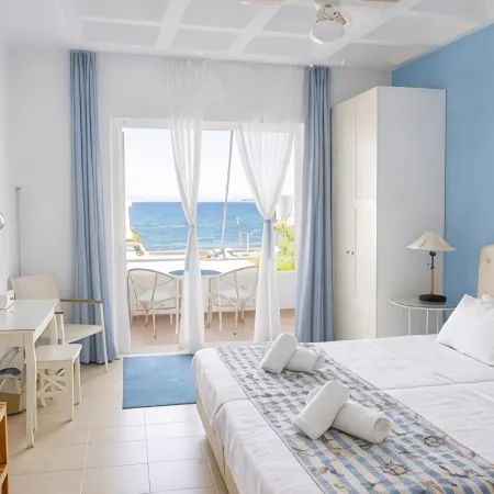 Seafront Studios and Apartments