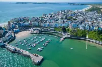 Captains Lookout - 1 Bedroom Apartment - Tenby - balcony