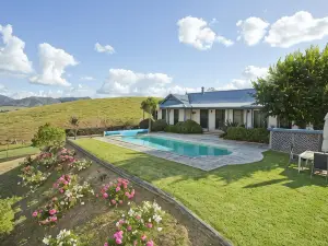 Kia Ora Lookout Retreat