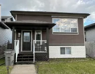 2 bedroom upper level of home in Grande Prairie - 2-Star