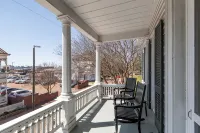 Downtown Natchez Elegant 1835 Antebellum House - 4-Star