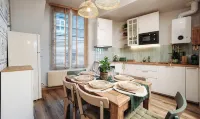 Charming urban retreat with city views