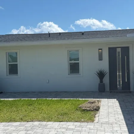 Punta Gorda 2/2, Designer Renovated Punta Gorda Home in Isles Yacht Club Marina