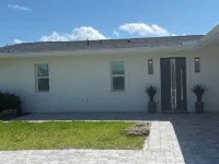 Punta Gorda 2/2, Designer Renovated Punta Gorda Home in Isles Yacht Club Marina