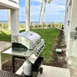 Minutes to the Beach! Waterfront House, BBQ Grill -Rooftop Deck / River View. - 4-Star