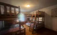 Cozy 3-bedroom cabin off the grid in the Smokey mountains with WiFi, AC