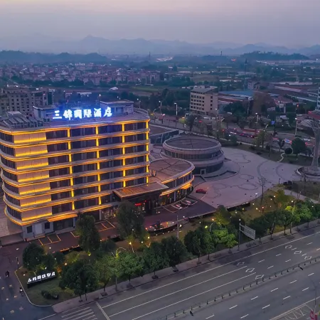 Sanjin International Hotel (Wuyi Station Development Avenue)