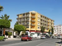 Sunflower Hotel Apartments - Pemandangan Pantai