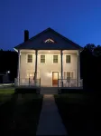 Downtown Ludlow, walk to ski shuttle, room for multiple families, pet friendly! - 4-Star
