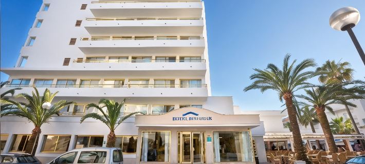 Hotel Biniamar Отели в г. Льевант