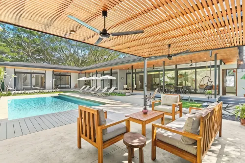 Special offering price! Exquisite 4 br villa w/private pool in gated community!