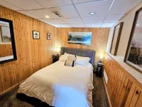 Private Beach Waterfront w/ Dock - Rock River Hideaway - 3-Star