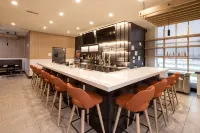 Holiday Inn & Suites DETROIT - TROY by IHG - bar