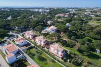 7+1 BEDROOM PRIVATE VILLA, HEATED POOL, GAMES, BBQ - Bungalow