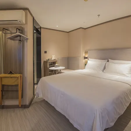 HanTing Hotel (Huludao Railway Station)