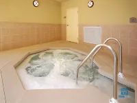 Best Western Plus Butterfield Inn - Hot Tub