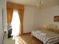 La Fonda Aeropuerto Hotels in Comarca Este