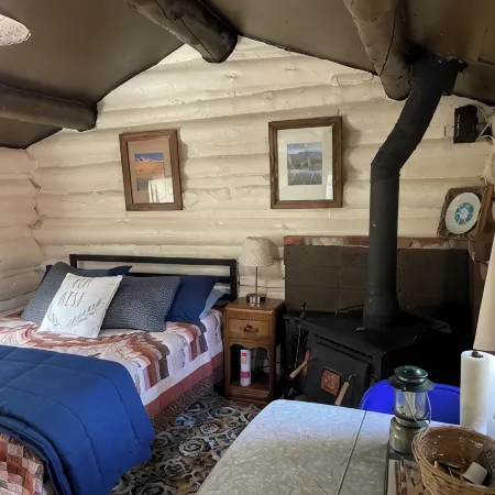 Old Canyon Creekside Cabin - Ski Park, Hot Spring