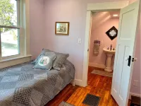 1920s Restored Home-walk to MSQC shops, Quilt Town USA - Wifi