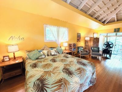 Quiet, Licensed, Clean & Affordable Cottage Studio with Kitchenette
