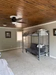 Spacious 5-bedroom house in enchanting Ames with Wi-Fi, Close to the Action!!