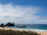 Beautiful beachside house and garden - 2 minutes from the beach! Hotels in Bermagui