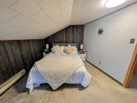 Renovated Ravine Cottage | Walk to Beach | Sleeps 8 | A/C, BBQ, & Firepit Hotels in Central Elgin