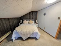 Renovated Ravine Cottage | Walk to Beach | Sleeps 8 | A/C, BBQ, & Firepit