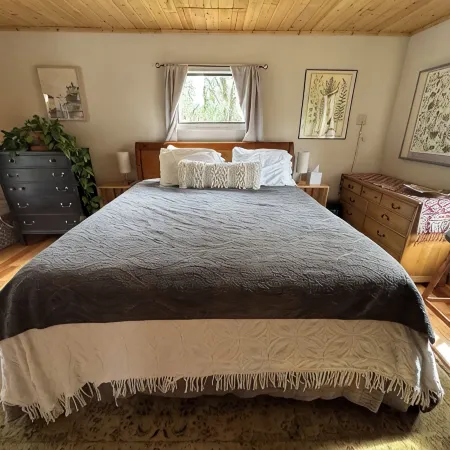 Charming 1-bedroom Cabin in the Forest Nevada City with AC, WiFi