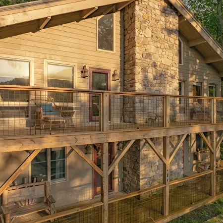 Beech Mtn: Walk to Slopes, Sleeps 9, Pet Friendly, Mountain Views, Cozy Retreat