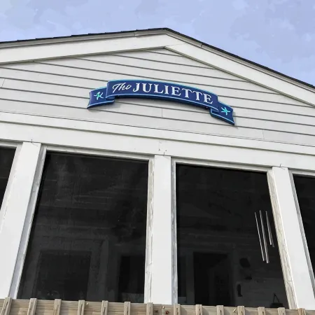 2 Story Beach House with full screen porch - Short walk to beach